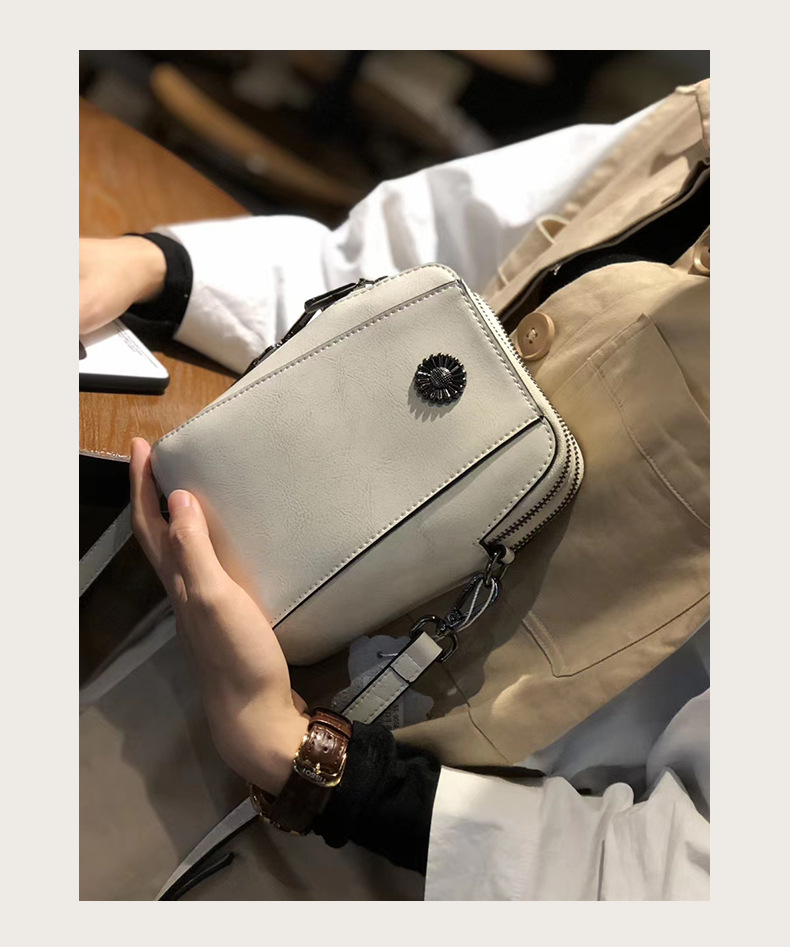 2025新作 大容量 スマホポーチ レディース シンプル 本革 ショルダーバッグ 小さめ 通勤 多用途 斜め掛けバッグ - Image 7