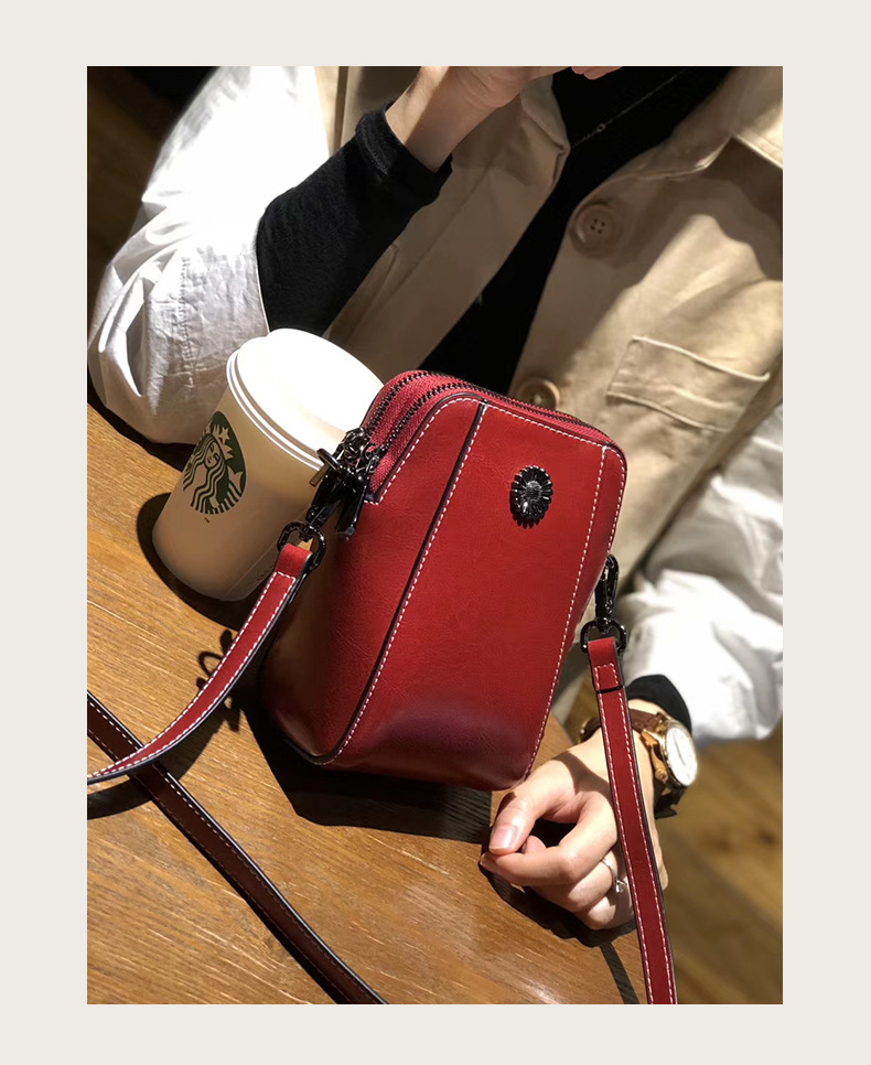 2025新作 大容量 スマホポーチ レディース シンプル 本革 ショルダーバッグ 小さめ 通勤 多用途 斜め掛けバッグ - Image 9